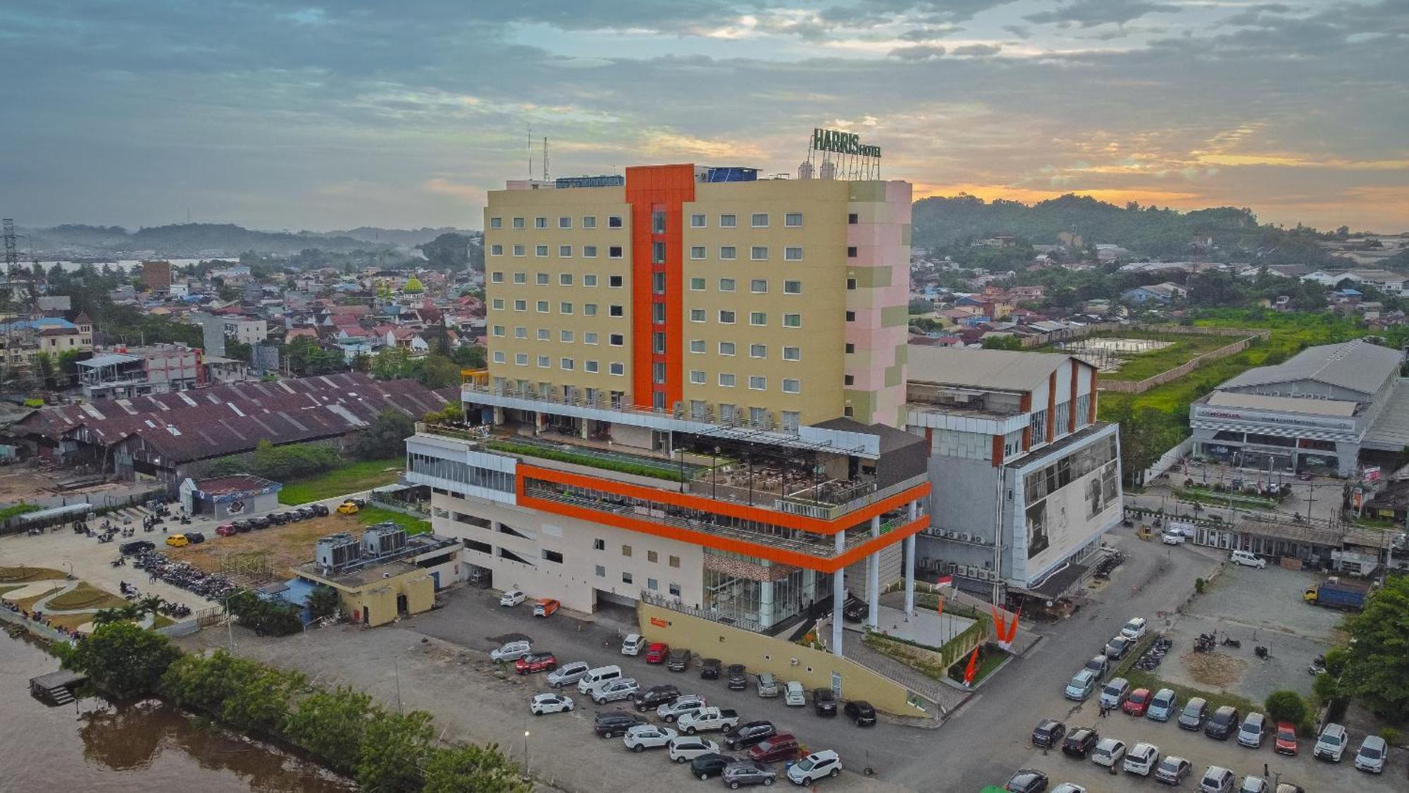 HARRIS Hotel Samarinda Dış mekan fotoğraf