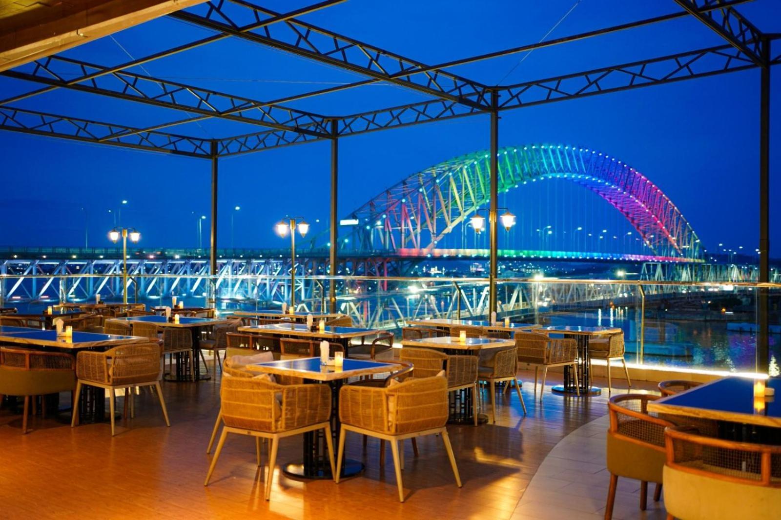HARRIS Hotel Samarinda Dış mekan fotoğraf